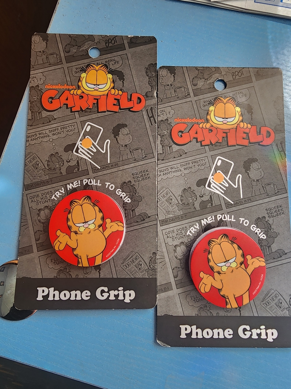 2 Nickelodeon Garfield Phone Grip NWT